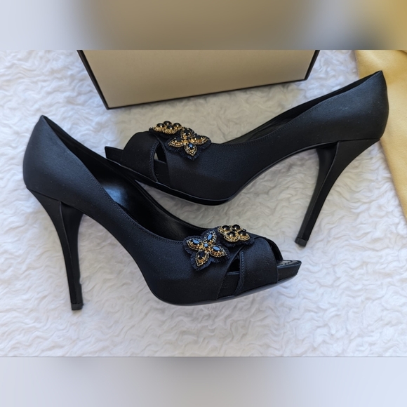 NIB- Louis Vuitton Peeptoe Heels - Picture 11 of 11